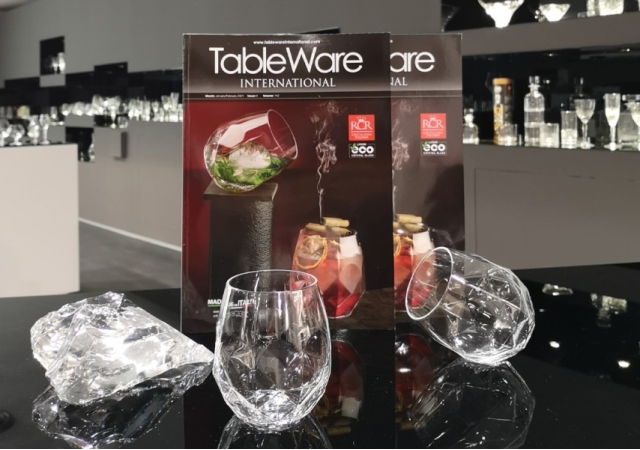 Bí Quyết Giữ Pha Lê RCR Luôn Sáng Bóng: Hướng Dẫn Bảo Quản Và Vệ Sinh 